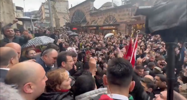 EKREM iMAMOGLU ULUCAMi GiRiS CIKISINDA iZDiHAM YASANDI EKREM iMAMOGLU ULUCAMi GiRiS CIKISINDA iZDiHAM YASANDI