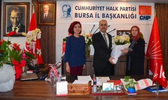 CHP IL BASKANI TURGUT OZKAN VE YENI IL GENCLIK KOLLARI BASKANI ELIFNUR YAMAK CHP IL BASKANI TURGUT OZKAN VE YENI IL GENCLIK KOLLARI BASKANI ELIFNUR YAMAK