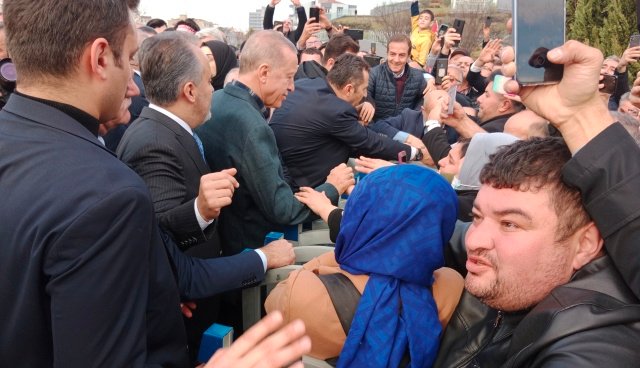 GOKDERE MiTiNGiNDE CUMHURBASKANI RECEP TAYYiP ERDOGAN VE VATANDASLAR GOKDERE MiTiNGiNDE CUMHURBASKANI RECEP TAYYiP ERDOGAN VE VATANDASLAR