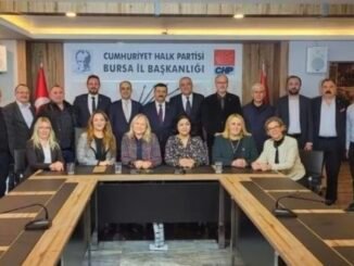 iYi PARTi iL BASKANI SELCUK TURKOGLU VE YONETiMiNDERN CHP iL BASKANI TURGUT OZKANA HAYIRLI OLSUN ZiYARETi