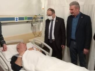 CHP iL BASKANI TURGUT OZKAN VE iL YONETiCiLERi YILBASI GECESi YUKSEK iHTiSAS HASTANESi ZiYARETi