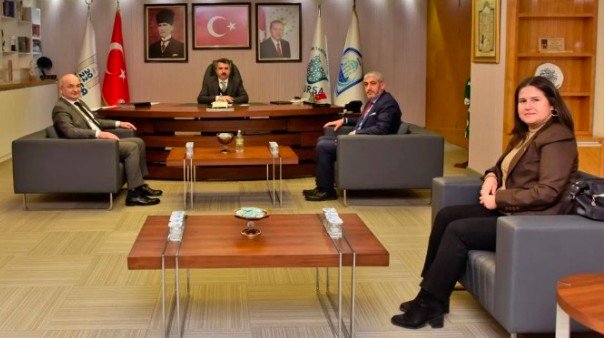 ISKUR IL MUDURU EREN TURKMEN YILDIRIM BELEDIYE BASKANI OKTAY YILMAZ ZIYARETI ISKUR IL MUDURU EREN TURKMEN YILDIRIM BELEDIYE BASKANI OKTAY YILMAZ ZIYARETI