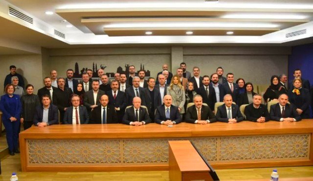 AK PARTi TESKiLATI VE ULASTIRMA BAKANI ADiL KARAiSMAiLOGLU TOPLANTISI AK PARTi TESKiLATI VE ULASTIRMA BAKANI ADiL KARAiSMAiLOGLU TOPLANTISI