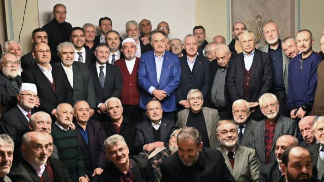 ALINUR AKTAS KADIM DOSTLAR TOPLANTISI HAYATI YAZICI NURETTIN NEBATI ALINUR AKTAS KADIM DOSTLAR TOPLANTISI HAYATI YAZICI NURETTIN NEBATI