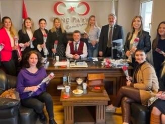 GENC PARTI IL BASKANI TUNCER MUTLU VE ILCE KADIN KOLLARININ BASKANLARI