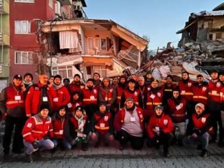 KIZILAY BURSA GONULLULERi DEPREM BOLGESiNDE