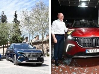 MUSTAFA VARANK VE AYNI PLAKALI FARKLI RENKTE TOGG ARACI