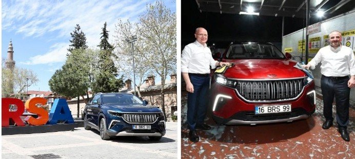 MUSTAFA VARANK VE AYNI PLAKALI FARKLI RENKTE TOGG ARACI
