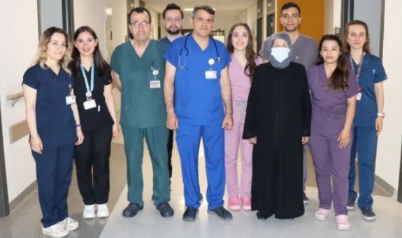 BURSA ŞEHiR HASTANESi HiBRiT KALP AMELiYATINI KALP DAMAR CERRAHI DOÇ DR NAiL KAHRAMAN YAPTI