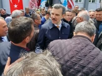 DR MUSTAFA ESGİN ADAY DEĞİL AMA ADAY GİBİ ÇALIŞIYOR