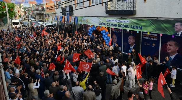 YAVUZSELiM MAHALLESi AK PARTi ADAYI MÜFiT AYDIN SEÇiM OFiSi AÇILIŞI MiTiNGE DÖNÜŞTÜ YAVUZSELiM MAHALLESi AK PARTi ADAYI MÜFiT AYDIN SEÇiM OFiSi AÇILIŞI MiTiNGE DÖNÜŞTÜ
