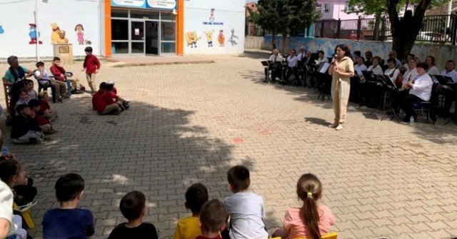 CHP ADAYI JÜLiDE AKKÖPRÜ KÖY OKULUNDA iNEGÖL ÇiTLi