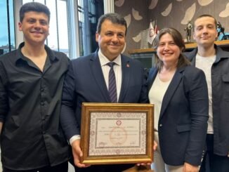 CHP BURSA MiLLETVEKiLi HASAN ÖZTÜRK BAZBSATASINI EŞi NEDRiYE ÖZTÜRK'LE ALDI