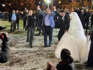 FARUK ÇELiK ARTViN'DE DÜĞÜNLERDE HORONA GiRiYOR