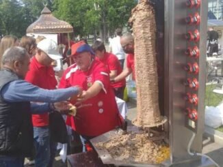 KELESLi ÖDÜLLÜ ŞEF iRFAN ŞiMŞEK MOSKOVA ORTASINDA DÖNER KESTi RUSLAR KUYRUK OLDU