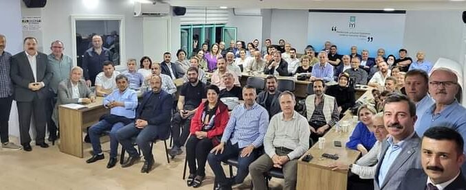 İYİ PARTİ İL YÖNETİM KURULU TOPLANTISI HASAN TOKTAŞ SELÇIK TÜRKOĞLU İYİ PARTİ İL YÖNETİM KURULU TOPLANTISI HASAN TOKTAŞ SELÇIK TÜRKOĞLU