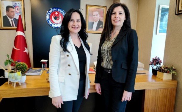 SELDA TEKMAN VE JÜLiDE AKKÖPRÜ SELDA TEKMAN VE JÜLiDE AKKÖPRÜ