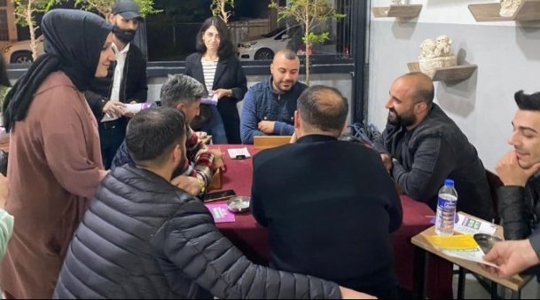 YEŞiL SOL PARTi ADAYI CEYLAN EROL ERDOĞAN KAHVEHANE ÇALIŞMASI YEŞiL SOL PARTi ADAYI CEYLAN EROL ERDOĞAN KAHVEHANE ÇALIŞMASI