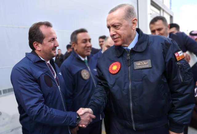 AK PARTi BURSA MiLLETVEKiLi REFiK ÖZEN VE CUMHURBAŞKANI RECEP TAYYiP ERDOĞAN (Case Conflict) AK PARTi BURSA MiLLETVEKiLi REFiK ÖZEN VE CUMHURBAŞKANI RECEP TAYYiP ERDOĞAN (Case Conflict)