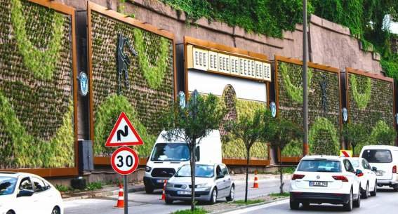 IRGANDI KÖPRÜSÜ ÖNÜNDEKi YOLDA DiKEY BAHÇELER GÜZELLiĞi IRGANDI KÖPRÜSÜ ÖNÜNDEKi YOLDA DiKEY BAHÇELER GÜZELLiĞi