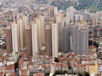 ÇOK KATLI VE KENTi KANGREN EDEN KENTSEL DÖNÜŞÜM ÖRNEĞi DOĞANBEY M TÖZÜN BiNGÖL