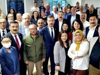iYi PARTi BURSA KURULTAY DELEGELERi MERAL AKŞENER'E DESTEK MESAJI