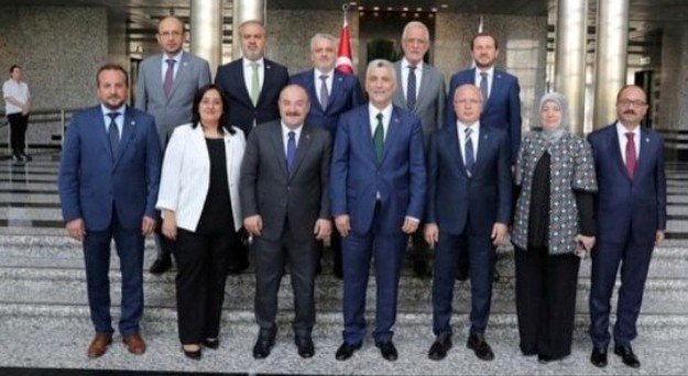 AK PARTi BURSA iL BAŞKANI DAVUT GÜRKAN ALiNUR AKTAŞ VE MiLLETVEKiLi ARNKARA'DA BAKAN ZiYARETLERi YAPTI AK PARTi BURSA iL BAŞKANI DAVUT GÜRKAN ALiNUR AKTAŞ VE MiLLETVEKiLi ARNKARA'DA BAKAN ZiYARETLERi YAPTI
