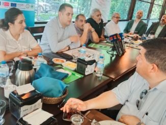 BURSA KENT KONSEYi GENEL SEKRETERi MURAT BAŞLAR KÜRESEL GiRiŞiMCi ENGELLiLER DERNEĞi BAŞKANI ÖZGÜR FEHMi ALAGÖZ