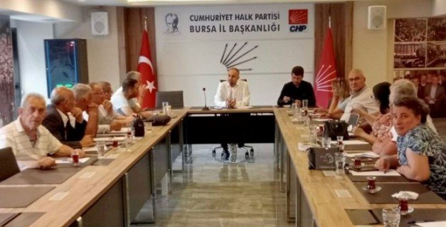 CHP İLÇE BAŞKANLARI İL BAŞKANI TURGUT ÖZKAN BAŞKANLIĞINDA TOPLANDI CHP İLÇE BAŞKANLARI İL BAŞKANI TURGUT ÖZKAN BAŞKANLIĞINDA TOPLANDI