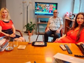 TOPLUMSAL UYUŞTURUCUYLA MÜCADELE EĞiTiM DERNEĞi BAŞKANI TÜLAY ARMAĞA MUSTAFA YENiDOĞDU NURAY GÖKDEMiR