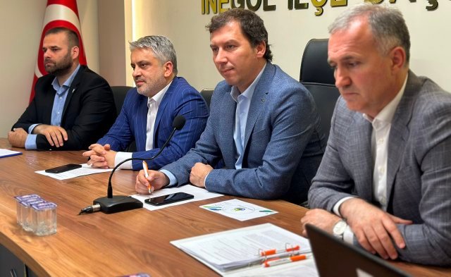 AK PARTi BURSA MiLLETVEKiLi AYHAN SALMAN AK PARTi iNEGÖL iLÇE BAŞKANI MUSTAFA DURMUŞ iNEGÖL BELEDiYE BAŞKANI ALPER TABAN