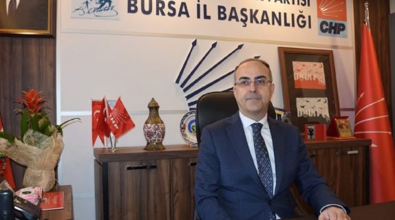 CHP İL BAŞKANI TURGUT ÖZKAN ADAYLIIĞINI İLAN ETTİ CHP İL BAŞKANI TURGUT ÖZKAN ADAYLIIĞINI İLAN ETTİ