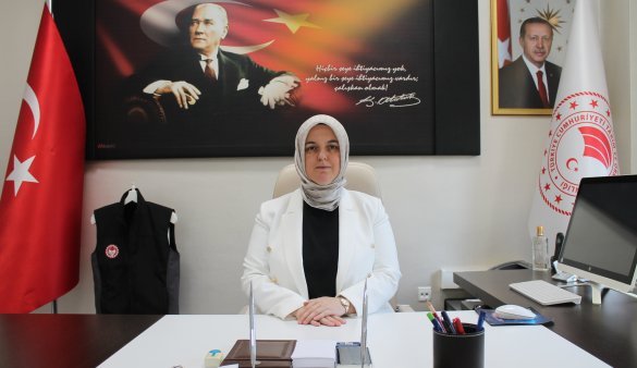 DÜZCE iL TARIM VE ORMAN MÜDÜRÜ ESRA UZUN DÜZCE iL TARIM VE ORMAN MÜDÜRÜ ESRA UZUN