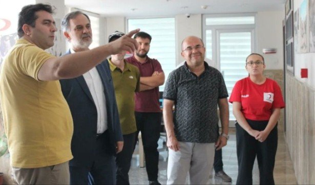 KIZILAY GENEL MÜDÜRÜ iBRAHiM ALTAN KIZILAY BURSA ŞUBESi'Ni ZiYARET ETTi