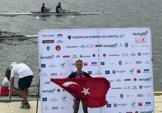 iZNiKLi ZEYNEP ACAR BALKAN KÜREK ŞAMPiYONASI ALTIN MADALYA KAZANDI iZNiKLi ZEYNEP ACAR BALKAN KÜREK ŞAMPiYONASI ALTIN MADALYA KAZANDI