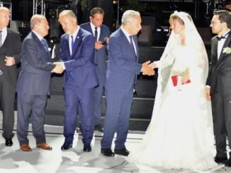 BÜLENT ARINÇ'A ALİNUR AKTAŞ'IN OĞLUNUN DÜĞÜNÜNDE BURSA VEFASI