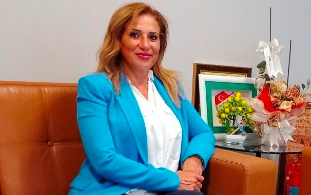 BURSA OTiZM DERNEĞi BAŞKANI EMEL KANBEROĞLU BURSA OTiZM DERNEĞi BAŞKANI EMEL KANBEROĞLU