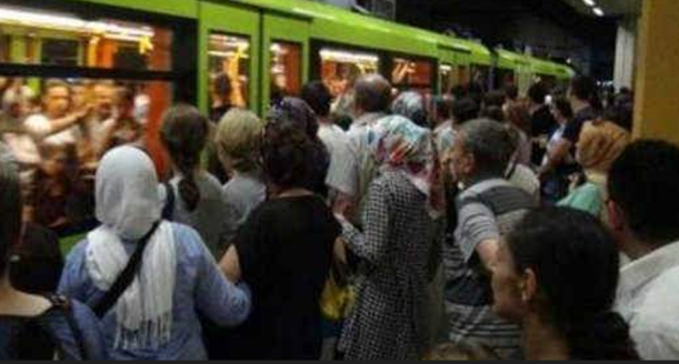 BURSARAY İSTASYONLARINDA YOĞUNLUK BURSARAY İSTASYONLARINDA YOĞUNLUK