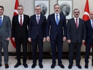 PROF DR FERHAT PİRİNÇÇİ VE SETA DİREKTÖRLERİ DIŞİŞLERİ BAKANI HAKAN FİDAN ZİYARETİ