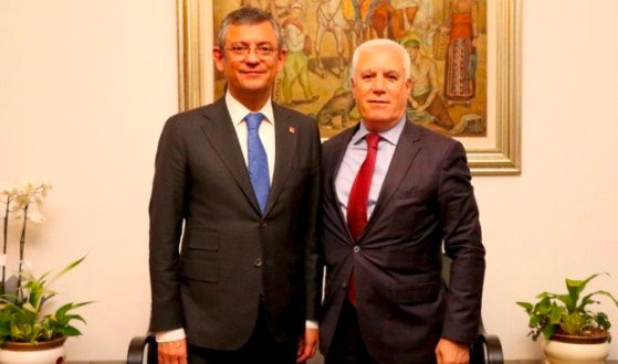 CHP GENEL BAŞKANI ÖZGÜR ÖZEL VE MUSTFA BOZBEY iLK GÖRÜŞME CHP GENEL BAŞKANI ÖZGÜR ÖZEL VE MUSTFA BOZBEY iLK GÖRÜŞME