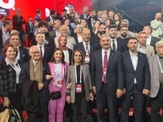 CHP KURULTAYINDA BURSA DELEGELERİ