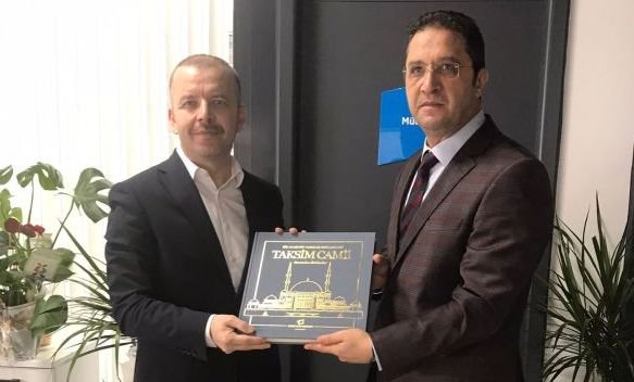 NiLÜFER KAYMAKAMI MURAT SÜZEN VE BASIN iLAN KURUMU MÜDÜRÜ OSMAN BAŞEĞMEZ NiLÜFER KAYMAKAMI MURAT SÜZEN VE BASIN iLAN KURUMU MÜDÜRÜ OSMAN BAŞEĞMEZ