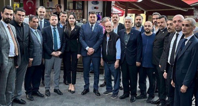 MHP iL BAŞKANI MUHAMMET TEKiN MHP OSMANGAZi iLÇE BAŞKANI KERiM GÜRSEL ÇELEBi ŞEHREKÜSTÜ VE CUMHURiYET CADDESi ZiYARETLERi