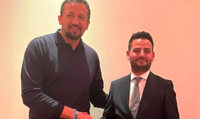 GÖKHAN DiNÇER VE BASKETBOL FEDERASYONU BAŞKANI HiDAYET TÜRKOĞLU GÖKHAN DiNÇER VE BASKETBOL FEDERASYONU BAŞKANI HiDAYET TÜRKOĞLU