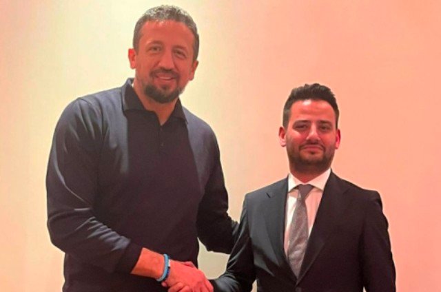 GÖKHAN DiNÇER VE BASKETBOL FEDERASYONU BAŞKANI HiDAYET TÜRKOĞLU GÖKHAN DiNÇER VE BASKETBOL FEDERASYONU BAŞKANI HiDAYET TÜRKOĞLU