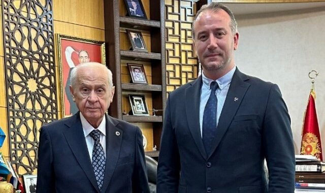 MHP GENEL BAŞKANI DEVLET BAHÇELi VE MHP MUSTAFAKEMALPAŞA ADAYI AHMET BEYGiRCi MHP GENEL BAŞKANI DEVLET BAHÇELi VE MHP MUSTAFAKEMALPAŞA ADAYI AHMET BEYGiRCi