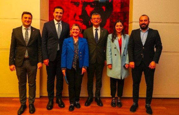 CANAN TAŞER CHP GENEL SEKRETER YARDIMCISI OLDU CANAN TAŞER CHP GENEL SEKRETER YARDIMCISI OLDU