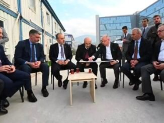 ALi OSMAN SÖNMEZ HASTANESi ÖNÜNDE YOL VE TRAFiK DÜZENLEMESi iNCELEMESi VALi MAHMUT DEMiRTAŞ DAVUT GÜRKAN ALiNUR AKTAŞ