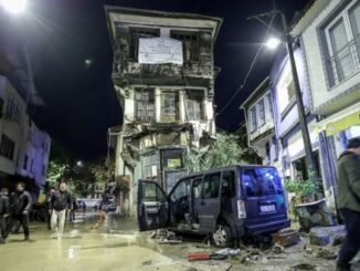 TRiLYE EN ZOR GECELERiNDEN BiRi GEÇiRDi SEL BASKINI