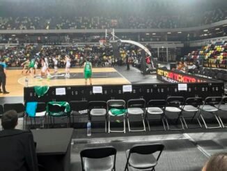 BURSA ULUDAĞ KADIN BASKETBOL TAKIMI BENÇTE OYLUNCU VE TEKNiK ADAM OLMADAN MKAÇA ÇIKTI
